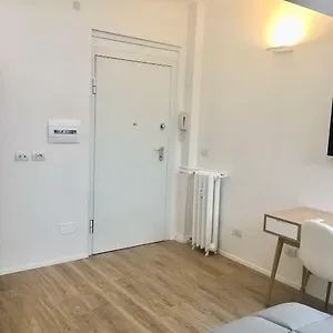  Apartment Corso Venezia Italy